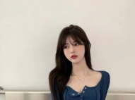 妹紙幫你脫衣服洗澡很認真負責的幫你擦   妹妹舌頭很靈...