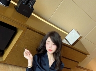 性感OL 特別誘惑人 纖細美腿 纏繞哥哥身體特別靈活 舌頭...