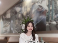 奈奈 165.45.B+.19y 清純清新類型 筆直白花花的大腿 很誘惑
