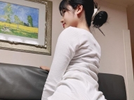 淫 娃助理好敢玩，被老闆調教成輕鬆就能高潮的敏感身軀...