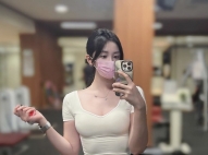 依依   163cm  47kg  23歲 D奶 健身教練 長的清純漂亮不做作
