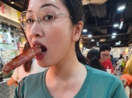 晶晶，年齡34歲，身高163cm，體重53kg，三圍F+杯。爆乳少婦...