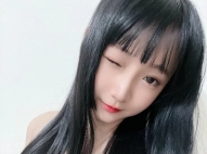 童顏巨乳年僅20歲，身高158cm，體重47kg，